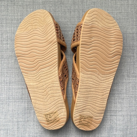 Reef Cushion Woven Bloom, brunette - Picture 7 of 7